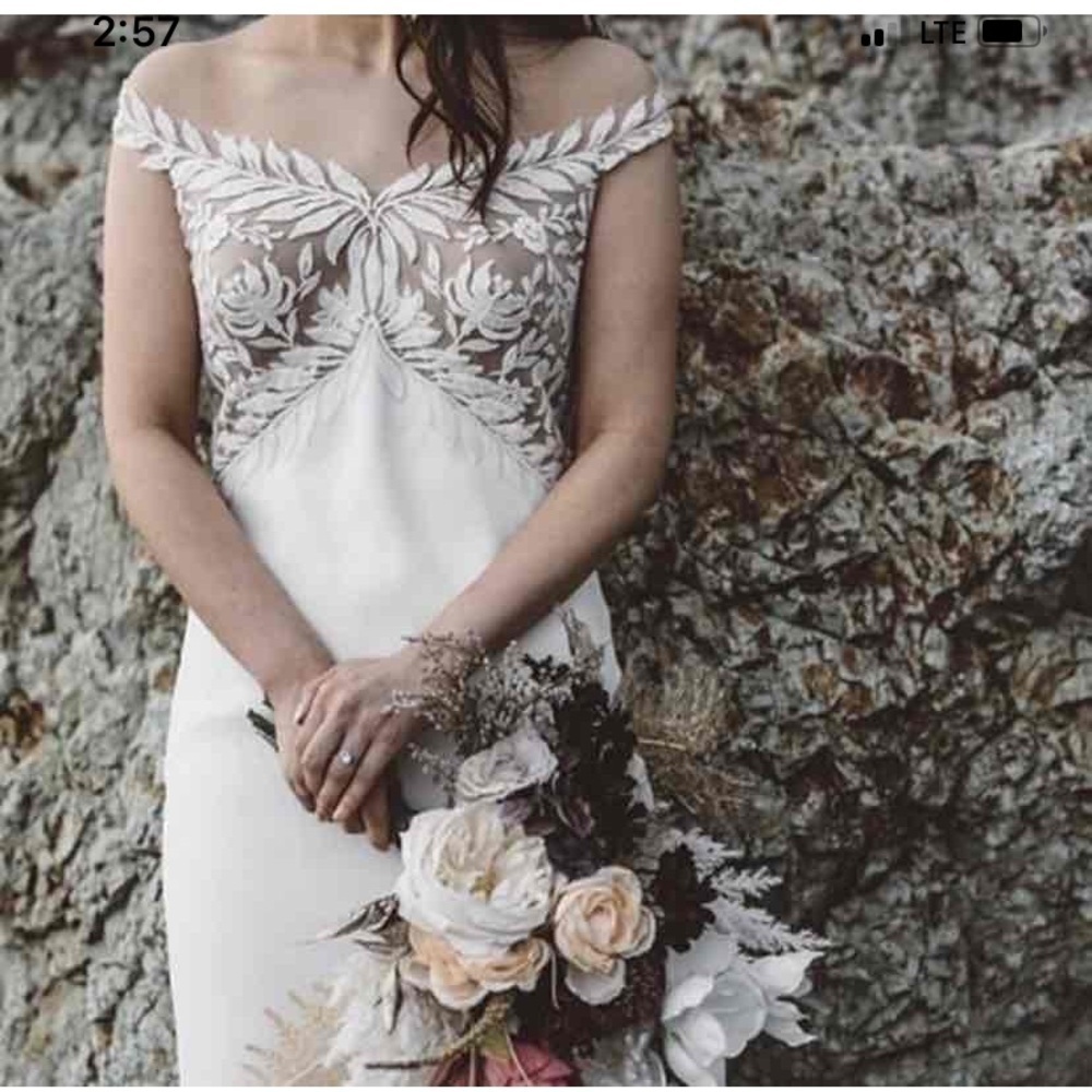 Tadashi Shoji NWT Lace Illusion Off The Shoulder Crepe Bridal Wedding Gown 8 - Picture 6 of 16